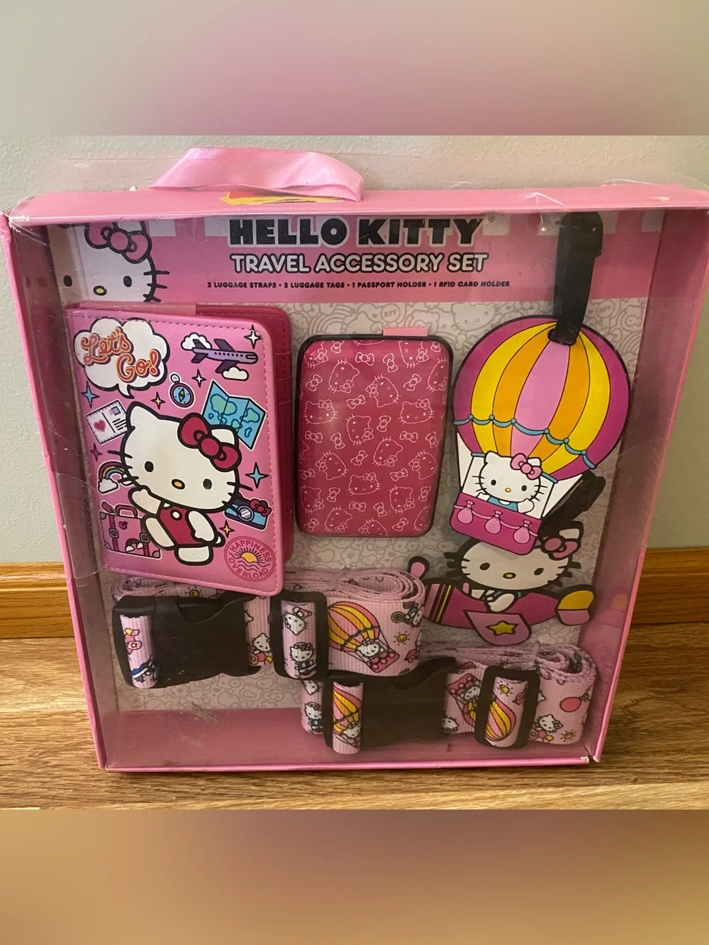 HELLO KITTY Travel Accessory Set Passport Holder Luggage Tags ID wallet & Straps